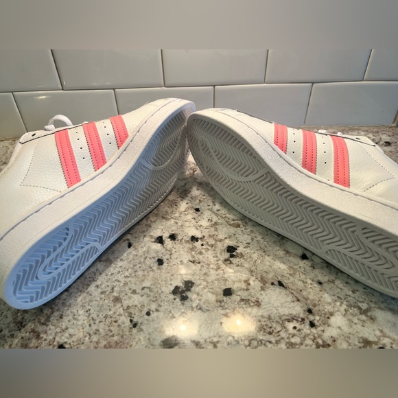 MEN’s ADIDAS Superstar Pink - NEW - 9 - Picture 2 of 4